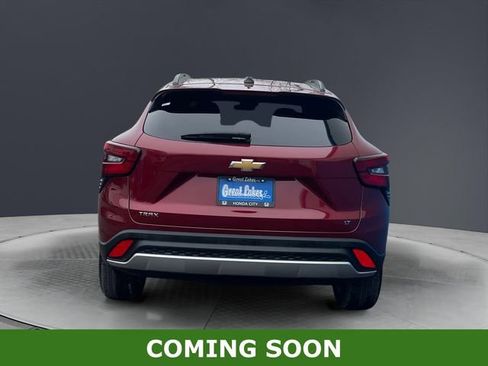 Used 2025 Chevrolet Trax LT w/ Driver Confidence Package FWD image 4