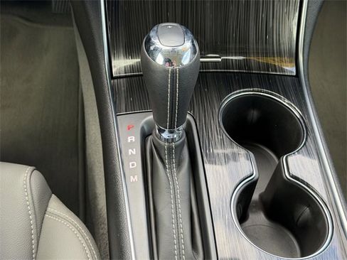 Used 2017 Chevrolet Impala LT w/ Convenience Package image 27