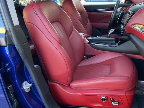 Used 2021 Maserati Levante image 37