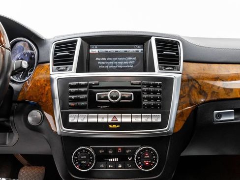 Used 2014 Mercedes-Benz GL 550 4MATIC image 23