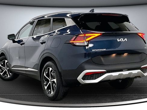 Used 2023 Kia Sportage EX AWD/4WD image 4