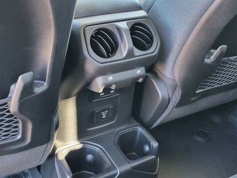 New 2025 Jeep Gladiator Rubicon image 19