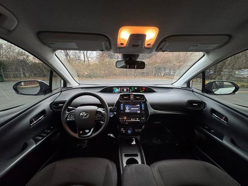 Used 2019 Toyota Prius L Eco image 26