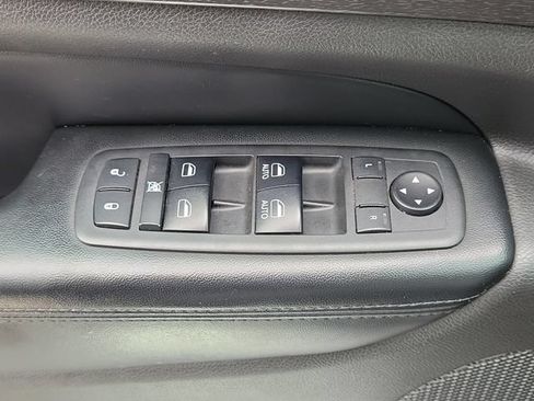 Used 2018 Jeep Grand Cherokee Laredo RWD image 15