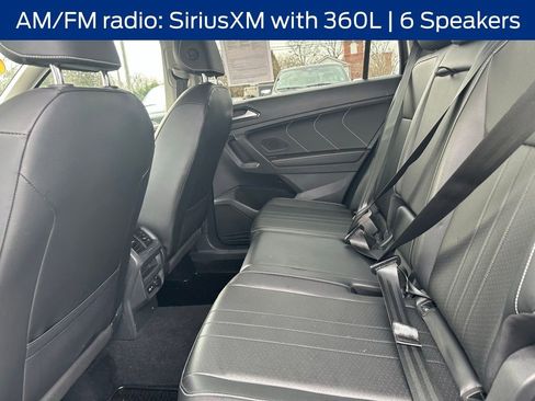 Used 2022 Volkswagen Tiguan SE image 11