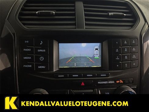 Used 2018 Ford Explorer XLT image 14