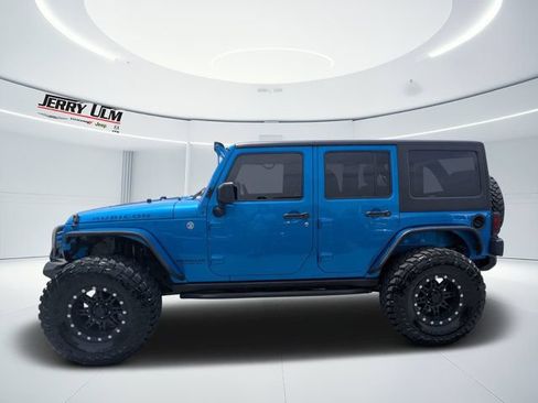 Used 2015 Jeep Wrangler Unlimited Rubicon w/ Connectivity Group AWD/4WD image 6