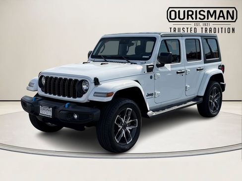Used 2024 Jeep Wrangler Unlimited w/ Convenience Group AWD/4WD image 5
