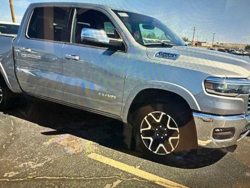 Used 2025 RAM 1500 Laramie AWD/4WD image 11