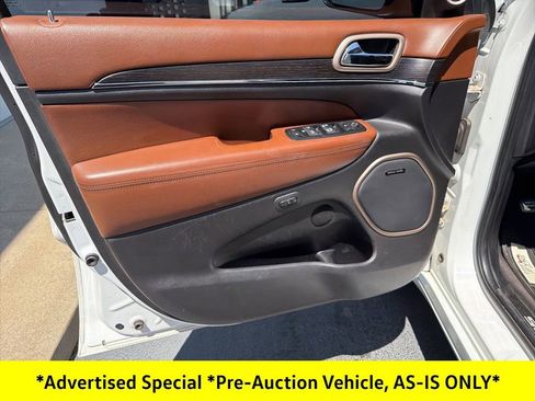 Used 2016 Jeep Grand Cherokee Summit w/ Platinum Series Group image 30