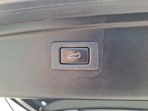 Used 2019 Subaru Outback 2.5i Premium AWD/4WD image 17