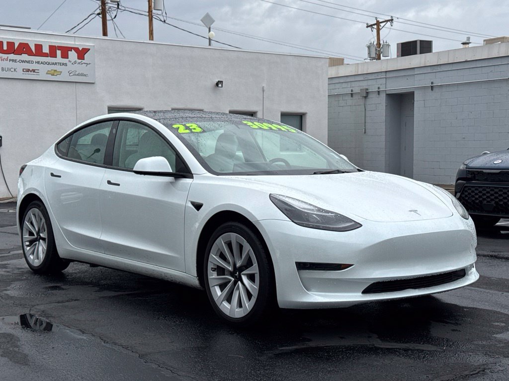 Used 2023 Tesla Model 3 Standard Range RWD image 1