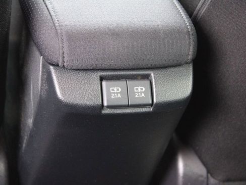 Used 2020 Toyota Prius LE image 27