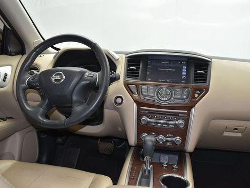 Used 2019 Nissan Pathfinder Platinum image 28