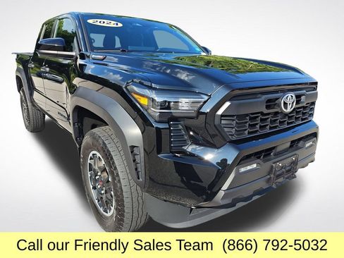 Used 2024 Toyota Tacoma TRD Off-Road AWD/4WD image 9
