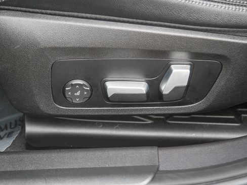 Used 2023 BMW 330i Sedan w/ M Sport Package RWD image 19