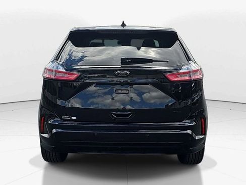 Used 2024 Ford Edge SE w/ Black Appearance Package image 4