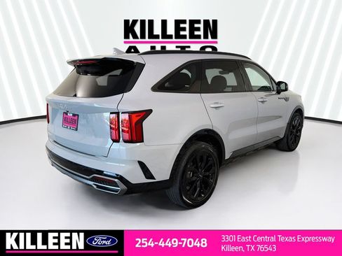 Used 2023 Kia Sorento SX FWD image 9