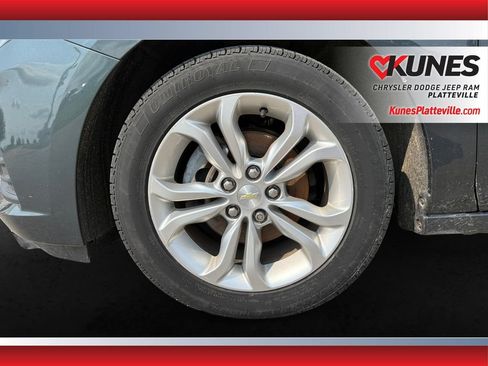 Used 2019 Chevrolet Cruze LT w/ LT True North Edition FWD image 11