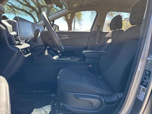 Used 2025 Kia Sportage LX image 22