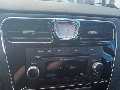 Used 2014 Chrysler 200 LX FWD image 14