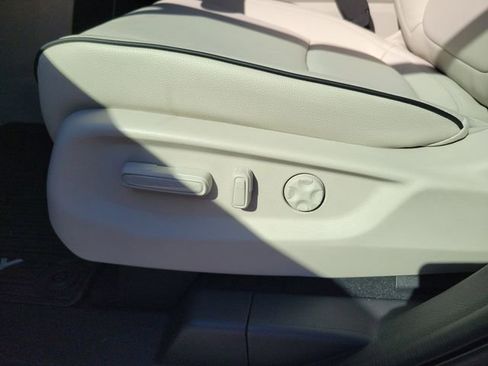 New 2026 Honda Odyssey Touring image 17