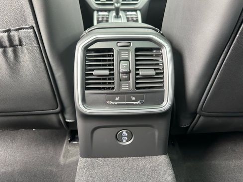 Used 2026 Porsche Macan Turbo image 37