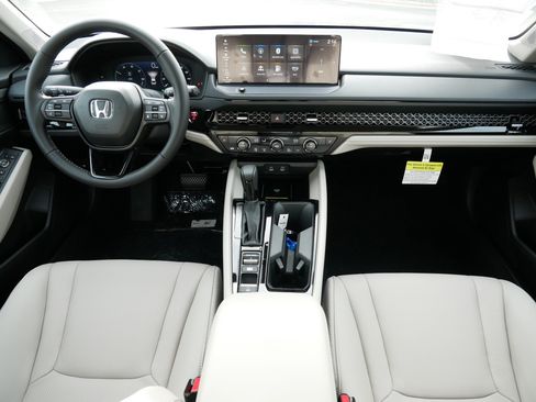 Certified 2025 Honda Accord EX-L image 10