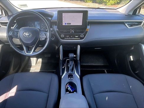 Used 2023 Toyota Corolla Cross LE w/ Moonroof Package AWD/4WD image 21