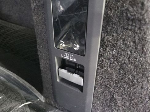 New 2026 Land Rover Range Rover Sport SE image 30