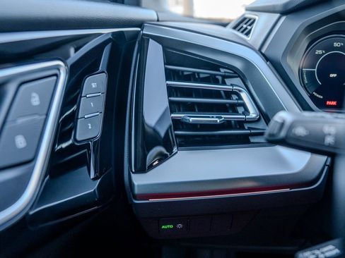 Used 2024 Audi Q4 e-tron Premium Plus image 8