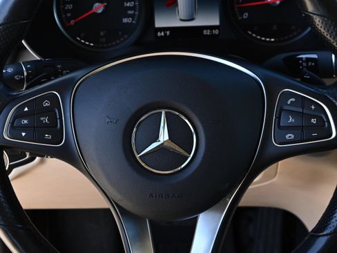 Used 2019 Mercedes-Benz GLC 300 4MATIC image 26