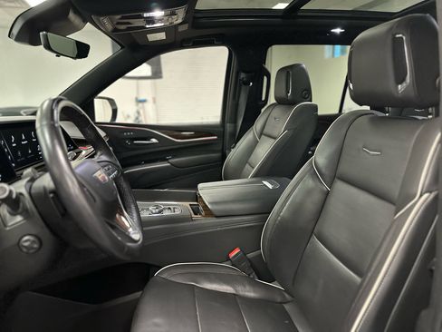 Used 2023 Cadillac Escalade Premium Luxury w/ Performance Package image 13