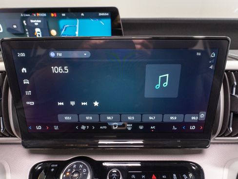 Used 2025 Ford Expedition Active AWD/4WD image 19