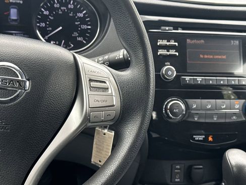Used 2014 Nissan Rogue S image 19