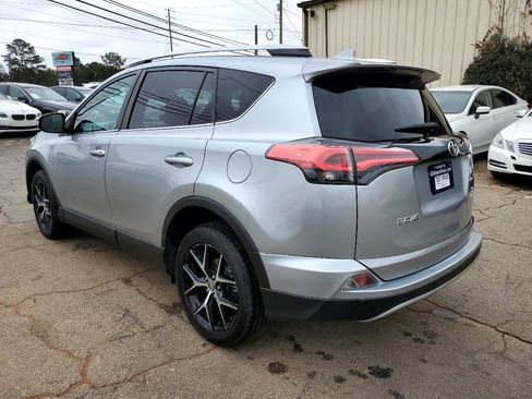 Used 2016 Toyota RAV4 SE image 4
