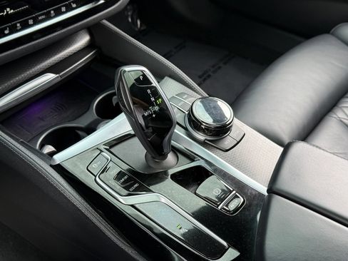 Used 2021 BMW M550i xDrive w/ Executive Package AWD/4WD image 30
