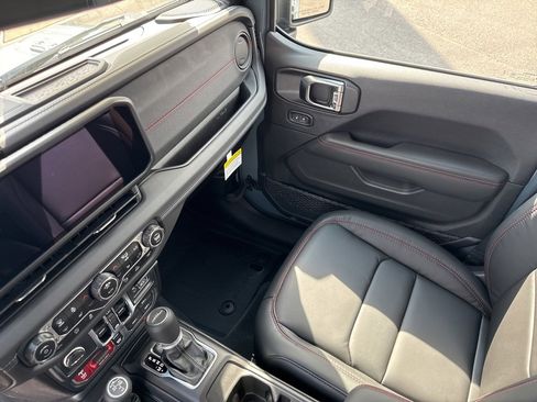 New 2025 Jeep Gladiator Rubicon image 36