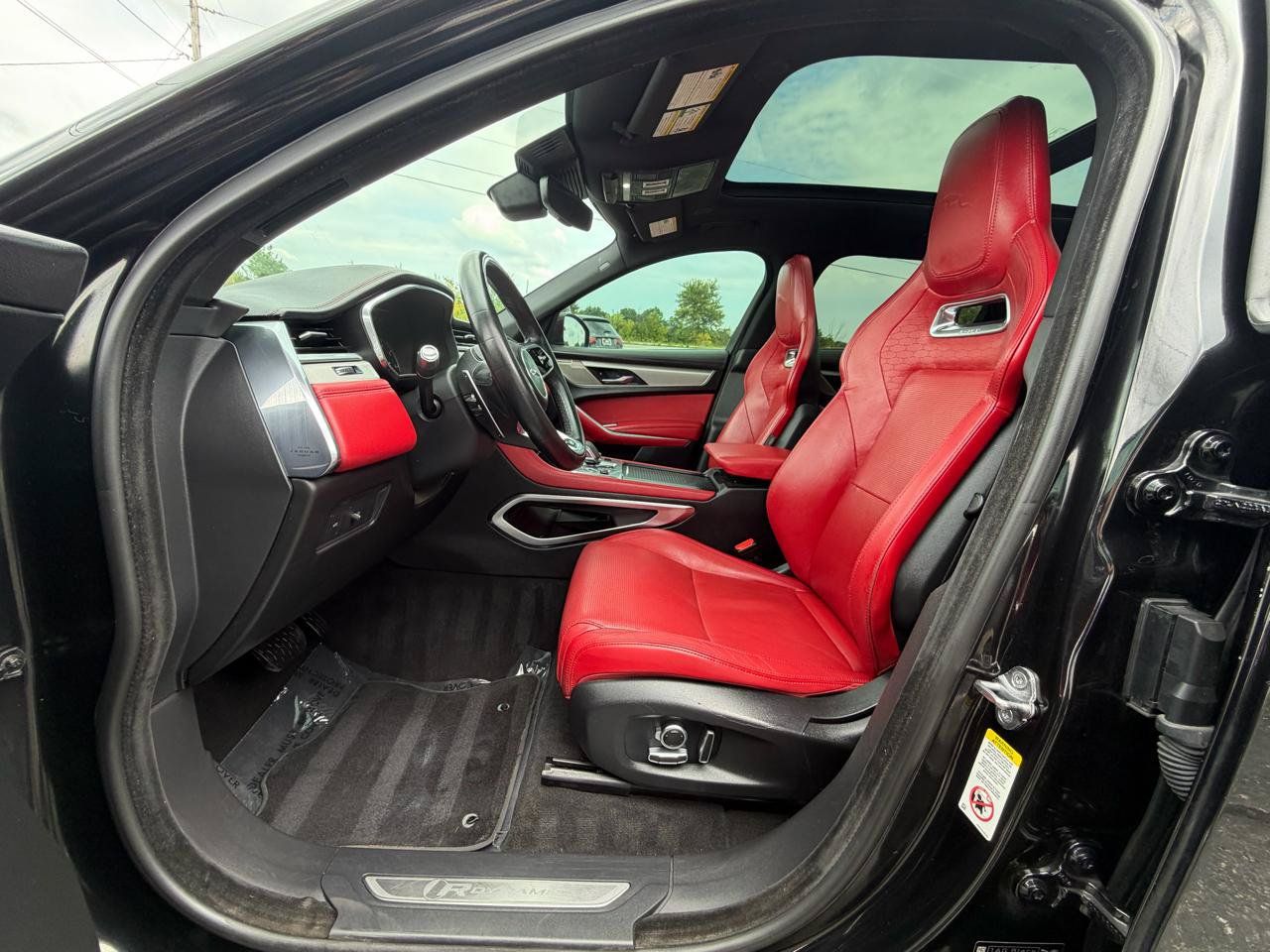 Used 2021 Jaguar F-PACE R-Dynamic S AWD/4WD image 11