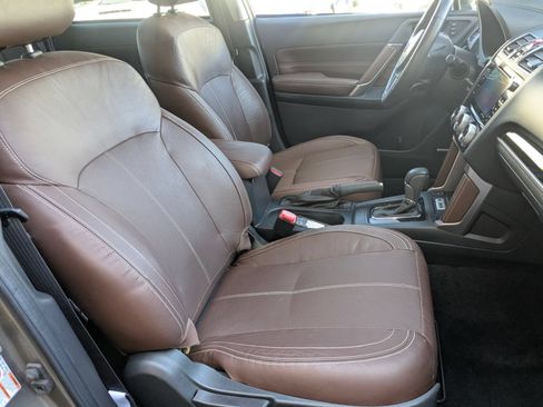 Used 2017 Subaru Forester 2.5i Touring AWD/4WD image 24