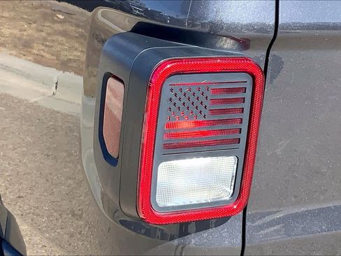 Used 2021 Jeep Gladiator Sport image 29