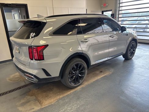 Used 2023 Kia Sorento SX AWD/4WD image 6