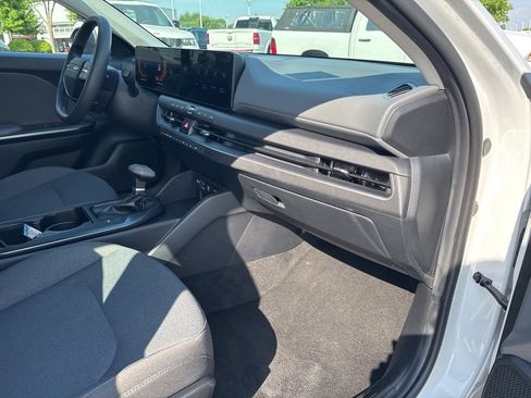 Used 2025 Kia K4 FWD image 49