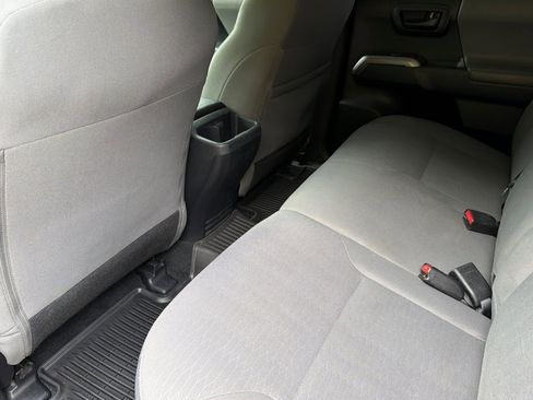 Used 2019 Toyota Tacoma SR5 AWD/4WD image 11