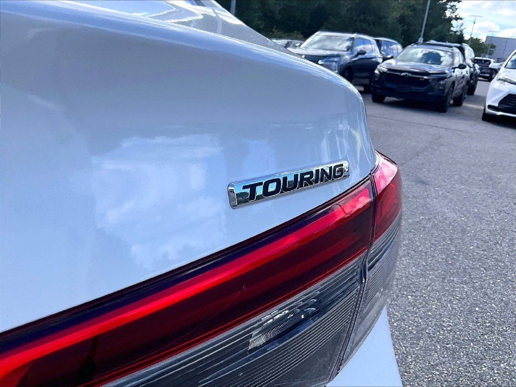 Used 2022 Honda Civic Touring image 29