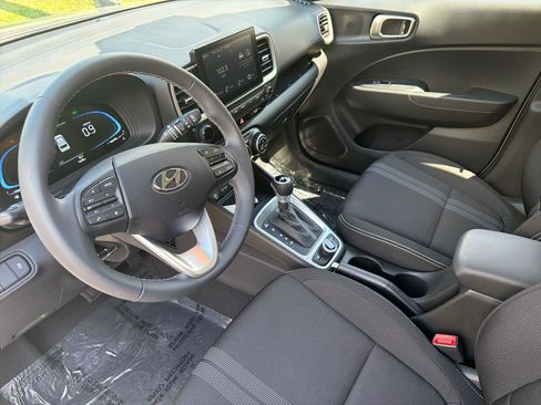 Used 2026 Hyundai Venue SEL FWD image 16