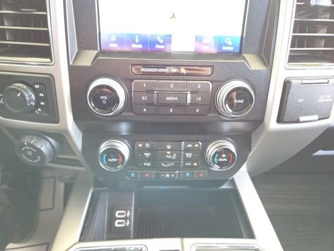 Used 2019 Ford F150 Lariat w/ Equipment Group 502A Luxury AWD/4WD image 64