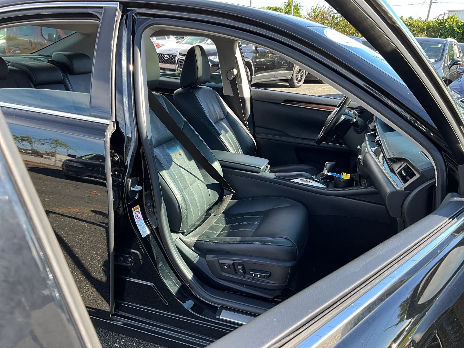 Used 2016 Lexus ES 350 w/ Luxury Package w/Wood Trim FWD image 25