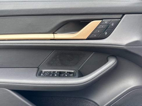 New 2026 Porsche Taycan GTS image 12