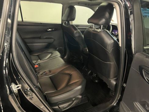 Used 2023 Toyota Highlander XLE image 37